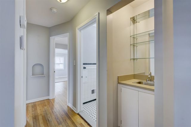 20916 Vernier Road, Harper Woods, MI 48225