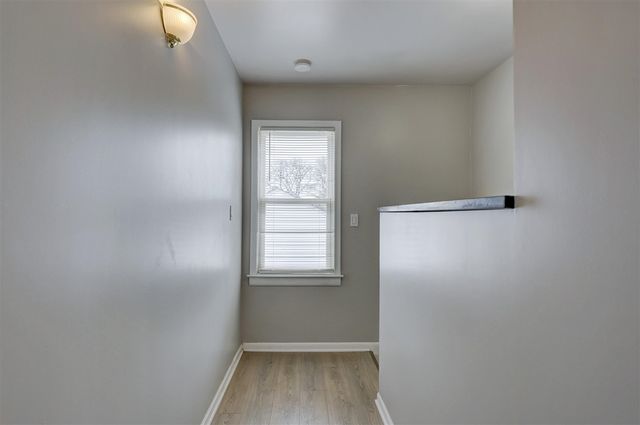 20916 Vernier Road, Harper Woods, MI 48225