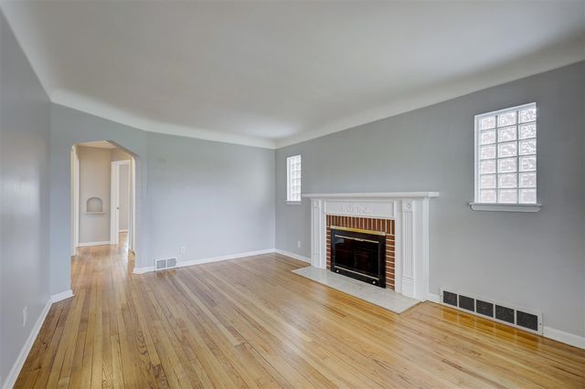 20916 Vernier Road, Harper Woods, MI 48225