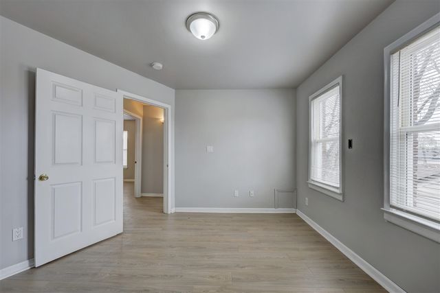 20916 Vernier Road, Harper Woods, MI 48225