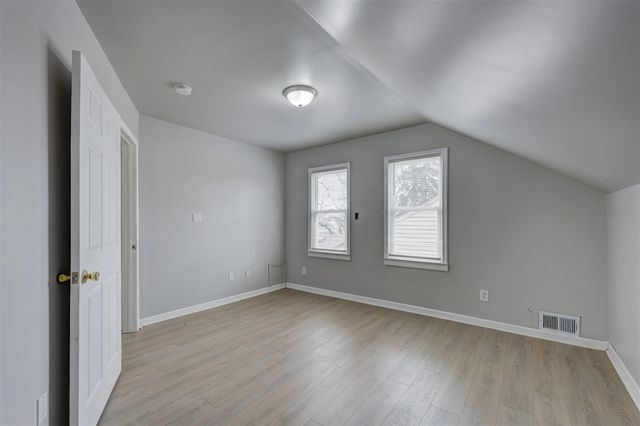 20916 Vernier Road, Harper Woods, MI 48225