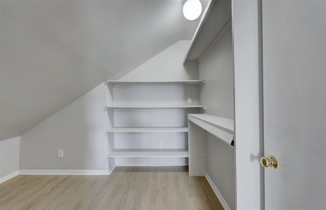 20916 Vernier Road, Harper Woods, MI 48225