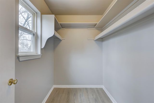 20916 Vernier Road, Harper Woods, MI 48225