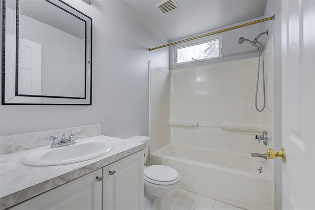 20916 Vernier Road, Harper Woods, MI 48225