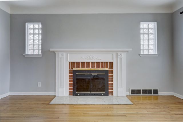 20916 Vernier Road, Harper Woods, MI 48225