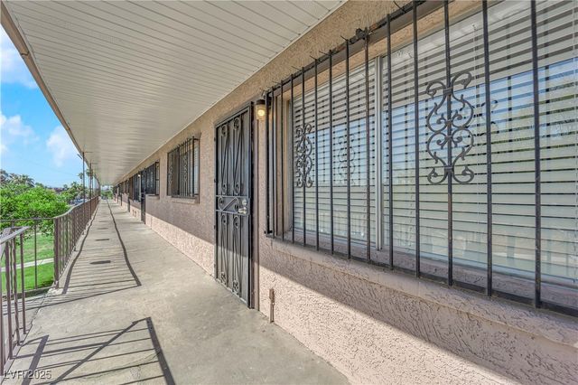 3727 Hazelwood Street 12, Las Vegas, NV 89119