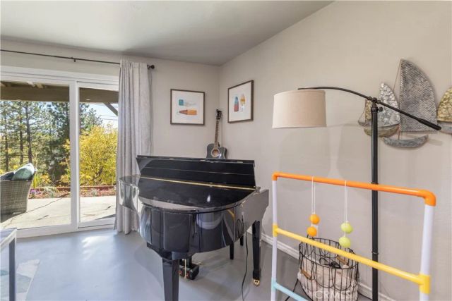 27482 Matterhorn, Lake Arrowhead, CA 92352
