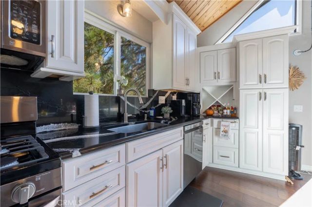 27482 Matterhorn, Lake Arrowhead, CA 92352