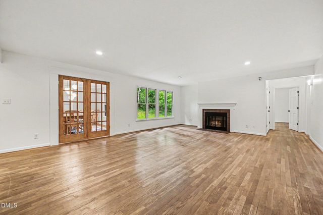 213 Hillsborough Street, Chapel Hill, NC 27514