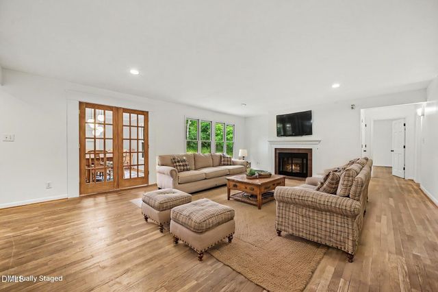 213 Hillsborough Street, Chapel Hill, NC 27514