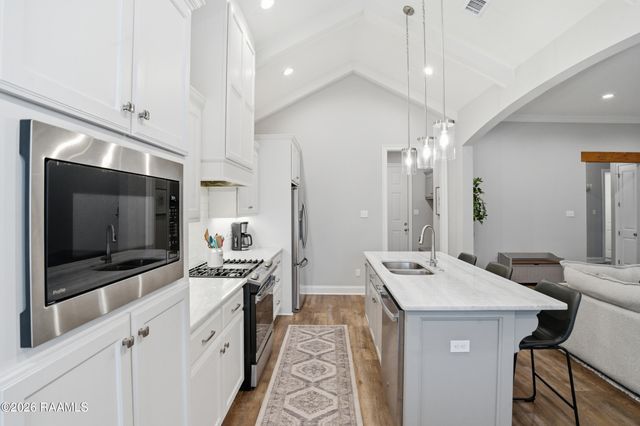 101 Sun Vista Lane, Lafayette, LA 70506