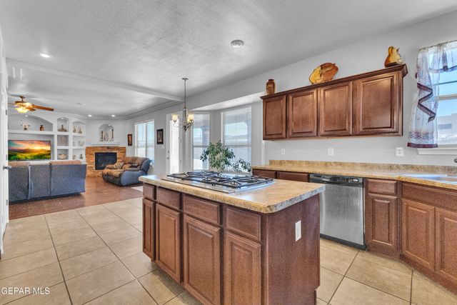 12000 STANSBURY Drive, El Paso, TX 79928