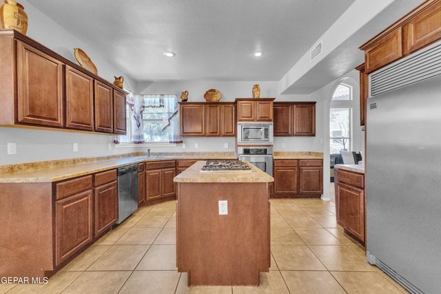12000 STANSBURY Drive, El Paso, TX 79928