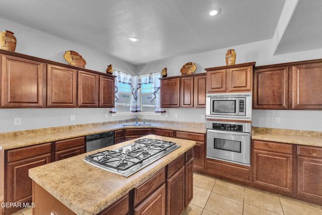 12000 STANSBURY Drive, El Paso, TX 79928