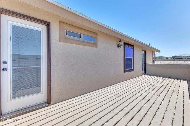 12000 STANSBURY Drive, El Paso, TX 79928