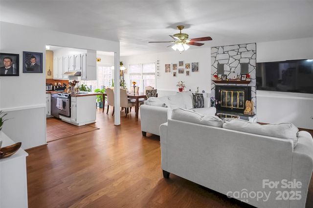 401 Saddlewood Drive, Gastonia, NC 28056