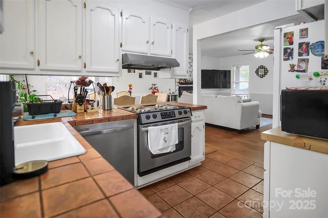 401 Saddlewood Drive, Gastonia, NC 28056