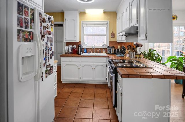 401 Saddlewood Drive, Gastonia, NC 28056