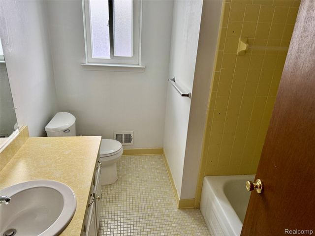 13770 WHITE CAP Drive, Sterling Heights, MI 48313