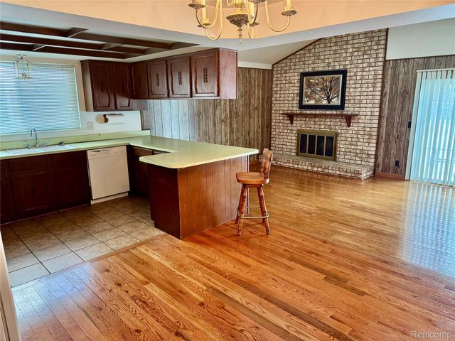 13770 WHITE CAP Drive, Sterling Heights, MI 48313