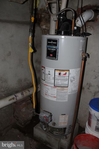 1407 S 9TH ST, Camden, NJ 08104