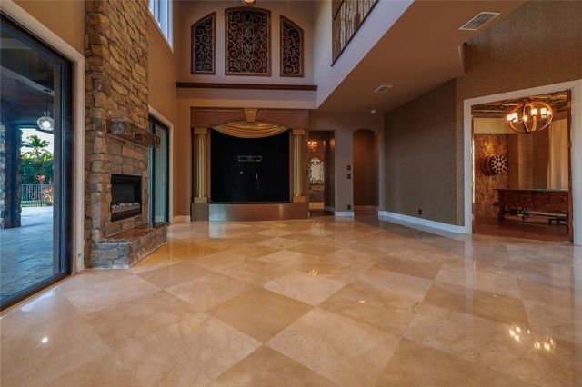 5660 Lago Del Sol Drive, Lake Worth, FL 33449