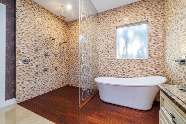 5660 Lago Del Sol Drive, Lake Worth, FL 33449