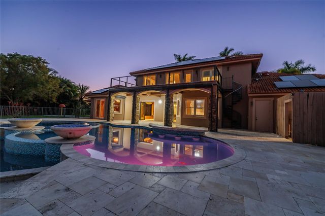 5660 Lago Del Sol Drive, Lake Worth, FL 33449