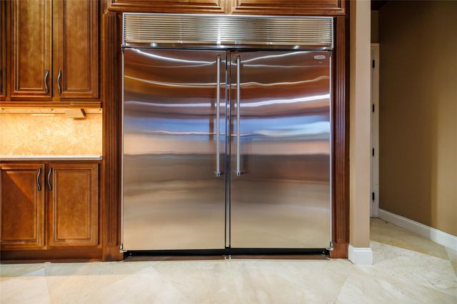 5660 Lago Del Sol Drive, Lake Worth, FL 33449