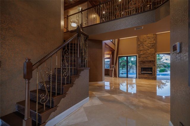 5660 Lago Del Sol Drive, Lake Worth, FL 33449