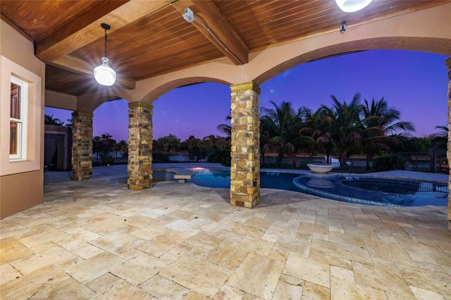 5660 Lago Del Sol Drive, Lake Worth, FL 33449