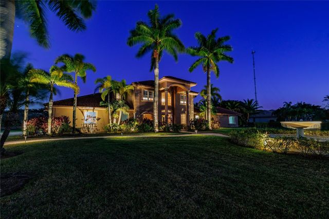 5660 Lago Del Sol Drive, Lake Worth, FL 33449