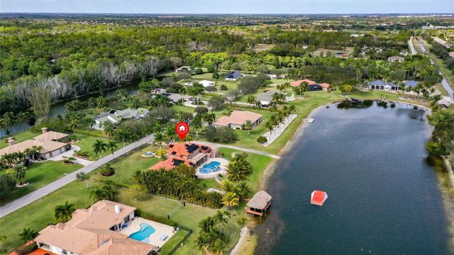 5660 Lago Del Sol Drive, Lake Worth, FL 33449