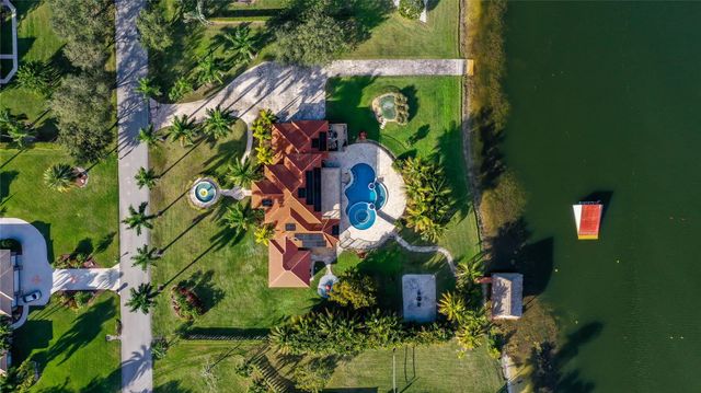 5660 Lago Del Sol Drive, Lake Worth, FL 33449