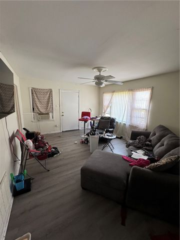 104 N Halloway Street, Dayton, OH 45417