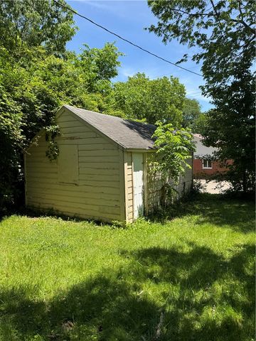 104 N Halloway Street, Dayton, OH 45417