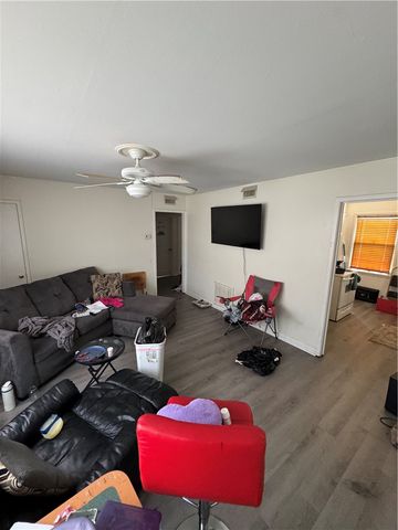 104 N Halloway Street, Dayton, OH 45417