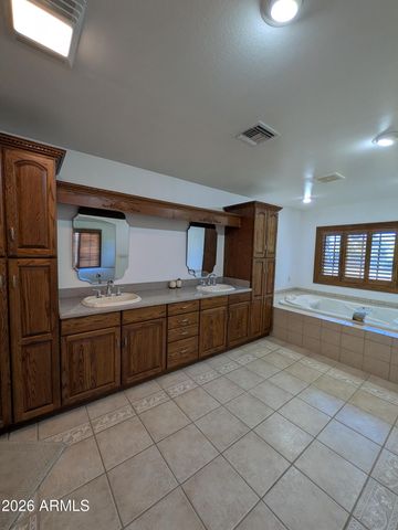 224 E CAMPBELL Road, Chandler, AZ 85225