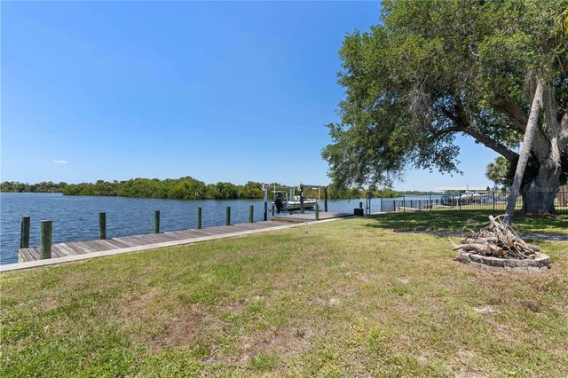 174 SPRING LAKE BOULEVARD NW, Port Charlotte, FL 33952
