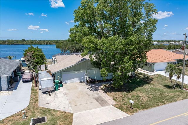 174 SPRING LAKE BOULEVARD NW, Port Charlotte, FL 33952