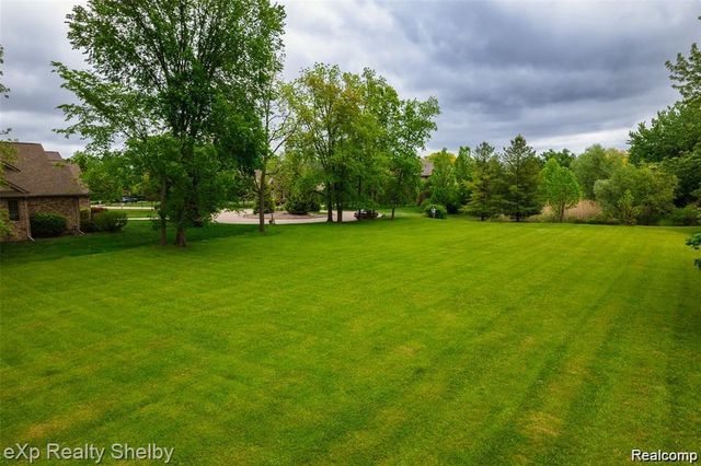 22335 Diamond Court, Farmington Hills, MI 48335