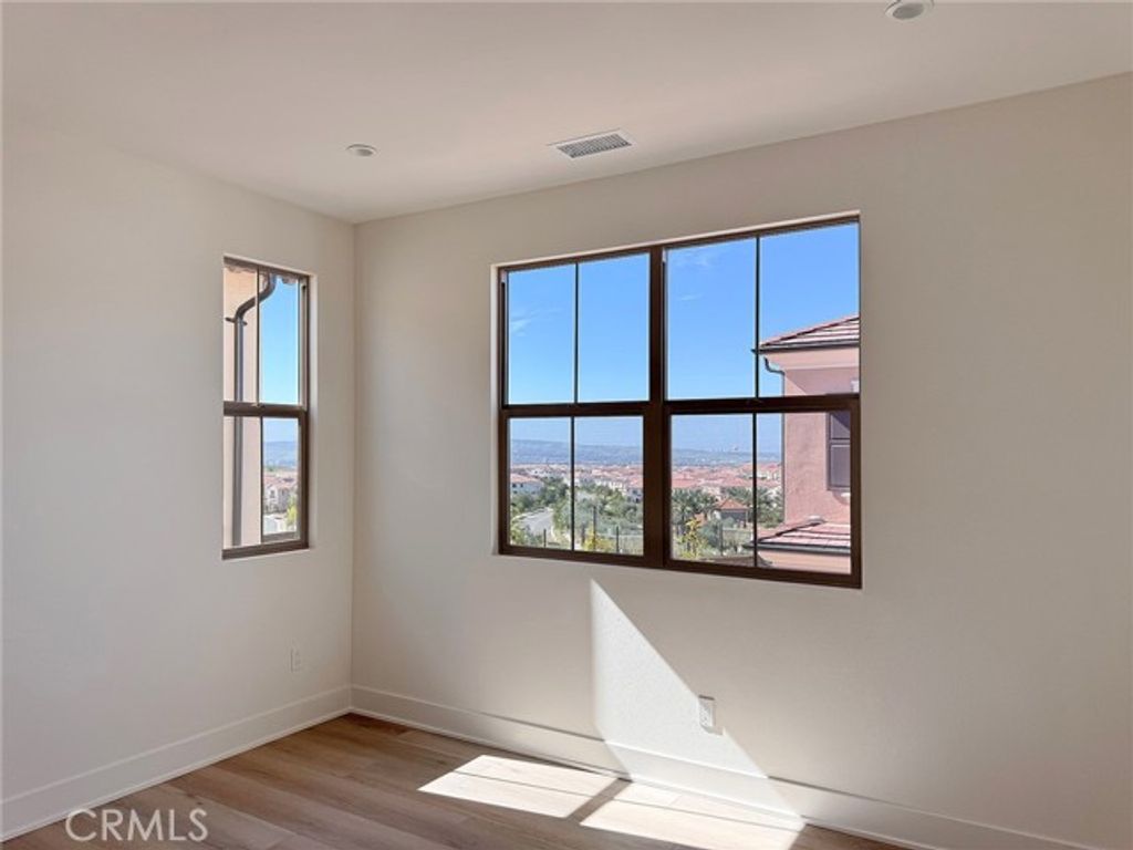 120 Awning, Irvine, CA 92618