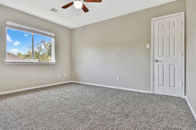 5601 Savannah Woods Lane, Rosharon, TX 77583