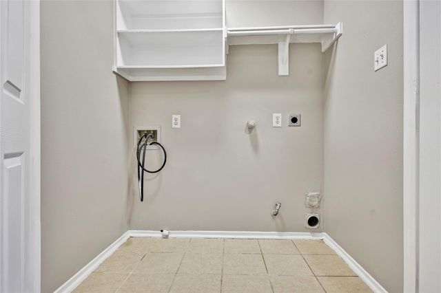 5601 Savannah Woods Lane, Rosharon, TX 77583