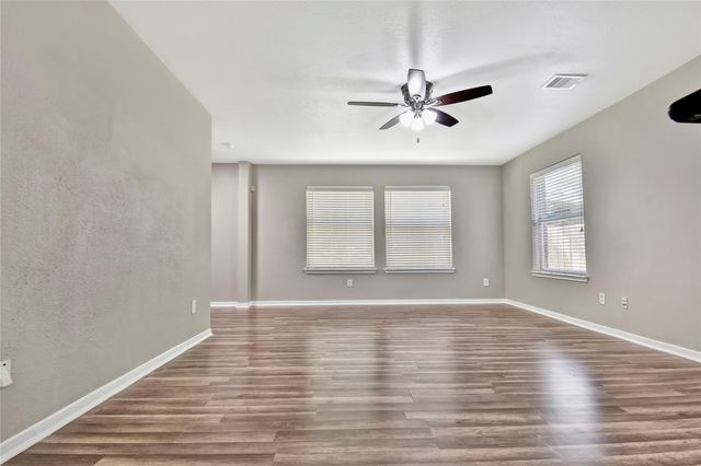5601 Savannah Woods Lane, Rosharon, TX 77583