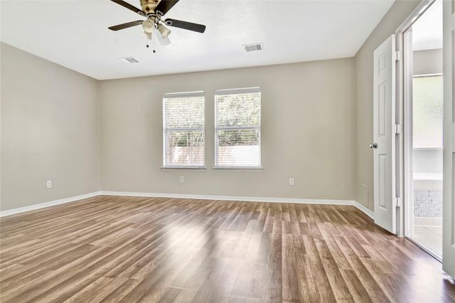5601 Savannah Woods Lane, Rosharon, TX 77583
