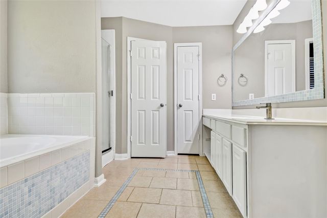 5601 Savannah Woods Lane, Rosharon, TX 77583