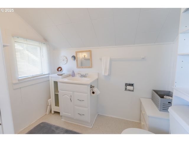 1271 S PROM, Seaside, OR 97138