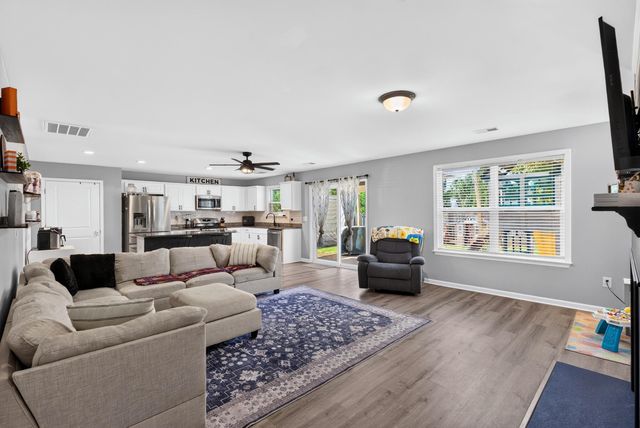 642 Ridgeville Crossing Drive, Inman, SC 29349