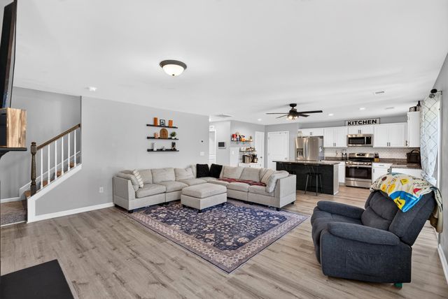642 Ridgeville Crossing Drive, Inman, SC 29349